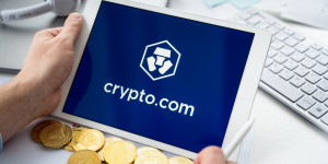 Beitragsbild des Blogbeitrags Crypto.com startet neues Krypto-Verdienstprogramm Earn Plus 