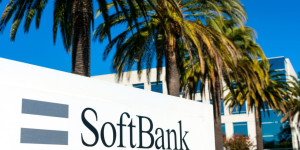 Beitragsbild des Blogbeitrags Softbank will Millionen in KI investieren, nachdem sie Investitionen in Kryptowährungen pausiert haben.