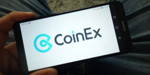 Beitragsbild des Blogbeitrags CoinEx wird die Ein- und Auszahlungen wieder aufnehmen 