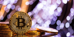 Beitragsbild des Blogbeitrags Bitcoin-Miner setzen auf Effizienz und erneuerbare Energien