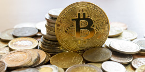 Beitragsbild des Blogbeitrags Bitcoin-Spot-Handelsvolumen erreicht Sechsjahrestief – Steigt das Anlegervertrauen? 