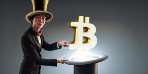 Beitragsbild des Blogbeitrags Schöpfer der Ordinals, Casey Rodarmor, stellt ‘Runes vor: Neues fungibles Token-Protokoll für Bitcoin.