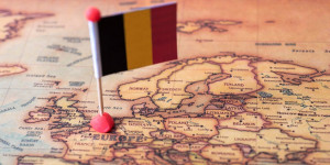 Beitragsbild des Blogbeitrags Binance öffnet Registrierungen in Belgien erneut und stellt Dienste wieder her.