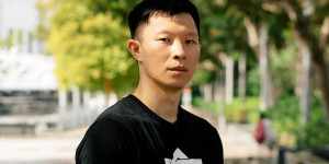 Beitragsbild des Blogbeitrags Ehemaliger Three Arrows Capital Mitarbeiter Su Zhu in Singapur verhaftet