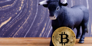 Beitragsbild des Blogbeitrags Bitcoin, Ethereum Technische Analyse: BTC über 28.000 $ nach Kommentaren von Joe Rogan, Sam Altman 