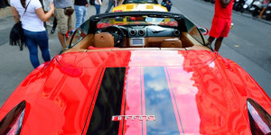 Beitragsbild des Blogbeitrags Ferrari setzt auf Kryptowährungszahlungen und arbeitet in den USA mit BitPay zusammen 