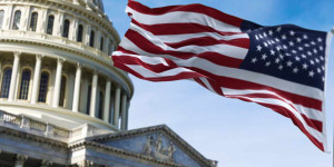 Beitragsbild des Blogbeitrags Ripples Rechtsleiter ruft nach “vernünftiger” Kryptoregulierung und fordert die USA auf, politische Interessen gegenüber fundierter Politik zurückzustellen.
