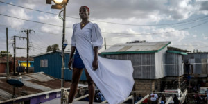Beitragsbild des Blogbeitrags Die Fashion Week trifft Kenias größten städtischen Slum