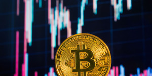 Beitragsbild des Blogbeitrags Bitcoin, Ethereum Technische Analyse: BTC nähert sich 28.000 $, während Hoffnungen auf Grayscales ETF steigen. 
