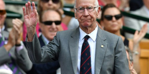 Beitragsbild des Blogbeitrags Der englische Weltmeister Bobby Charlton ist im Alter von 86 Jahren gestorben