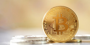 Beitragsbild des Blogbeitrags Ein Absturz des Bitcoin-Preises auf 12.000 US-Dollar ist nicht vorhersehbar – Analyst erklärt, warum