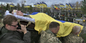 Beitragsbild des Blogbeitrags Der ukrainische Präsident sagt, es sei „nicht die Zeit“ für Wahlen