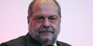 Beitragsbild des Blogbeitrags Der französische Justizminister steht im Fall eines Interessenkonflikts vor Gericht