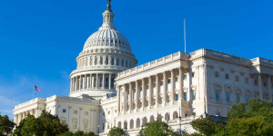 Beitragsbild des Blogbeitrags Biden-Regierung fordert mehr Instrumente zur Bekämpfung des illegalen Einsatzes von Kryptowährungen, sagt Finanzbeamter”
Alternativ: “Biden-Regierung will mehr Mittel zur Bekämpfung von illegalem Krypto-Einsatz, sagt Finanzbeamter