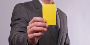 Beitragsbild des Blogbeitrags Afrika ausgerichtete Krypto-Börse Yellow Card erhält den “Disruptor des Jahres” Award in Afrika