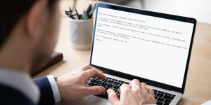 Beitragsbild des Blogbeitrags Hacker fordert Höflichkeit bei 47-Millionen-Dollar-Kyberswap-Heist und verlangt freundliche Verhandlungen.