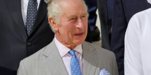 Beitragsbild des Blogbeitrags Die Krawatte von König Karl III. sorgt im britisch-griechischen Streit für Aufsehen