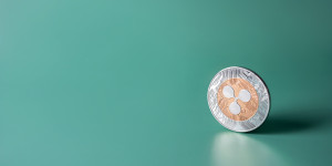 Beitragsbild des Blogbeitrags XRP-Preis: Krypto-Analyst erwartet heute ein Rallyesignal von 65.000 %