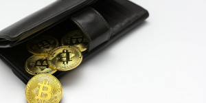Beitragsbild des Blogbeitrags Jack Dorseys Unternehmen Block bringt die Bitcoin-Hardware-Wallet Bitkey auf den Markt