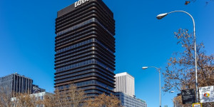 Beitragsbild des Blogbeitrags BBVA arbeitet mit zusammen RippleMetaco baut Kryptodienste in der Schweiz aus