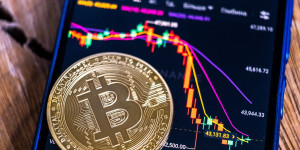 Beitragsbild des Blogbeitrags Wird Bitcoin (BTC) früher oder später auf 50.000 US-Dollar steigen? Das Interesse an Hedera (HBAR) und InQubeta (QUBE) steigt