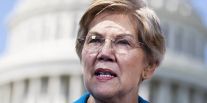 Beitragsbild des Blogbeitrags Blockchain-Vereinsanstaltung von “kleiner Armee” früherer Sicherheitsbeamter verärgert US-Senatorin Elizabeth Warren 