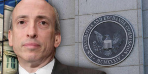 Beitragsbild des Blogbeitrags SEC-Chef Gary Gensler warnt vor Krypto, während die Erwartung auf die Genehmigung eines Bitcoin-ETF steigt. 