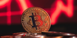Beitragsbild des Blogbeitrags Bitcoin-Miner sichert 15 Millionen US-Dollar an Eigenkapitalerhöhung während Herausforderungen bei der Hashrate-Einschränkung. 