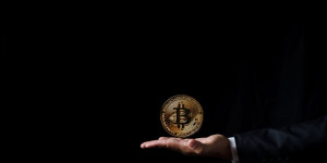 Beitragsbild des Blogbeitrags Argentinischer Außenminister: Finanzverträge können nun in BTC ausgezeichnet werden