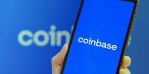 Beitragsbild des Blogbeitrags Coinbase ist “umfassend vorbereitet” auf die Genehmigung eines Bitcoin-ETF. 