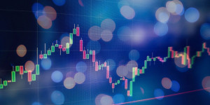Beitragsbild des Blogbeitrags Die Liquidität der BNB ging im vierten Quartal 2023 zurück, wobei Bitcoin, XRP und Dogecoin an der Spitze standen