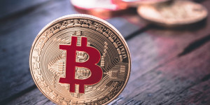 Beitragsbild des Blogbeitrags Hier erfahren Sie, warum Blackrock keine Markteinführungspläne hat Ripple XRP-ETF