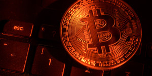 Beitragsbild des Blogbeitrags Bitcoin fällt unter 39.000 $, da sich der Marktdruck verstärkt.