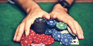 Beitragsbild des Blogbeitrags Vergessen Sie Bitcoin, dieser Milliardär setzt für 2024 stark auf Solana