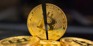 Beitragsbild des Blogbeitrags JPMorgan erwartet Bitcoin-Preisrückgang auf $42K nach Halbierung