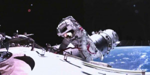 Beitragsbild des Blogbeitrags Chinesische Astronauten machen einen Spaziergang, um beschädigte Solarmodule auf der Raumstation Tiangong zu reparieren 