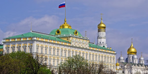 Beitragsbild des Blogbeitrags Putin will sich vor der Wahl in Russland wirtschaftlich profilieren – und scheitert dabei.
