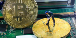 Beitragsbild des Blogbeitrags Bitfarms schürft im März weniger BTC, obwohl seine Mining-Flotte erweitert wurde