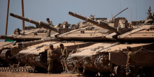Beitragsbild des Blogbeitrags Israel sagt, es habe sich aus Khan Younis zurückgezogen, um den Vormarsch auf Rafah vorzubereiten
