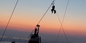 Beitragsbild des Blogbeitrags Bei einem Seilbahnunglück in der Türkei kam einer ums Leben, Dutzende strandeten