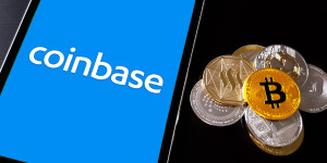 Beitragsbild des Blogbeitrags Coinbase fordert SEC heraus: Definition von “Investmentverträgen” bei Krypto-Transaktionen.