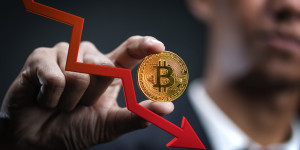 Beitragsbild des Blogbeitrags Bitcoin fällt um 13 %: Werden GBTC-Abflüsse den Preis auf 53.000 US-Dollar drücken?