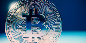 Beitragsbild des Blogbeitrags Krypto-Händler rechnen nach der Preiserholung von Bitcoin (BTC) mit einer Schwelle von 100.000 US-Dollar 