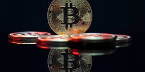 Beitragsbild des Blogbeitrags Bitcoin ist noch nicht außer Gefahr, warnt NVT Golden Cross