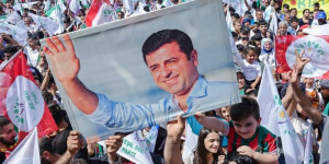 Beitragsbild des Blogbeitrags Türkisches Gericht verhängt lange Strafen gegen pro-kurdische Politiker