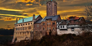 Beitragsbild des Blogbeitrags Erkunde die Sehenswürdigkeiten von Eisenach: Eine Reise in die Vergangenheit! 