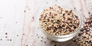 Beitragsbild des Blogbeitrags Eine auf Quinoa basierende Ernährung stabilisiert den Blutzucker bei älteren Erwachsenen 
