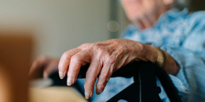 Beitragsbild des Blogbeitrags Was ist das Geheimnis, 100 Jahre alt zu werden?  Blutuntersuchungen von Hundertjährigen könnten Hinweise liefern 