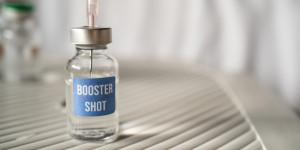 Beitragsbild des Blogbeitrags Der bivalente mRNA-Impfstoff-Booster Omicron BA.4/BA.5 löst ähnliche neutralisierende Antikörperreaktionen aus wie der monovalente Impfstoff