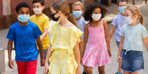 Beitragsbild des Blogbeitrags Die Verwendung von Masken bei Kindern verursacht nachweislich keine Atembeschwerden